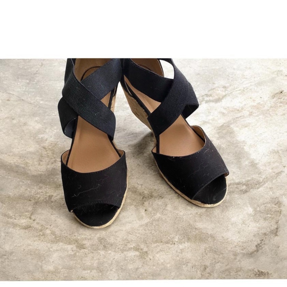 White Mountain Espadrilles size 8 New